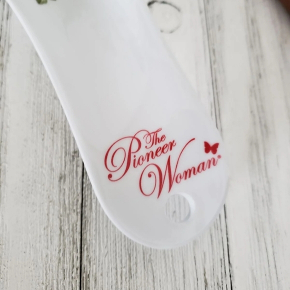 Pioneer Woman spoon rest & spatula - Picture 3 of 3